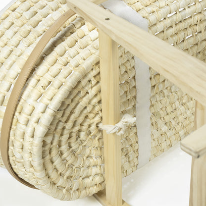 En Casa Walking Mum Soporte Moisés Mimbre Balancín Madera Natural beige para bebe
