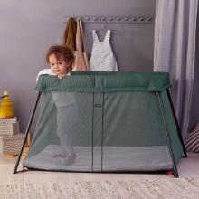 En Casa Babybjorn 040238-Verde Cuna De Viaje Light Tejido Mesh  para mundo bebé